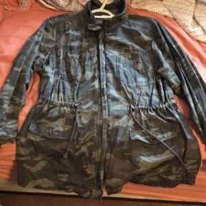 Maurices brand // camo jacket // size XXL